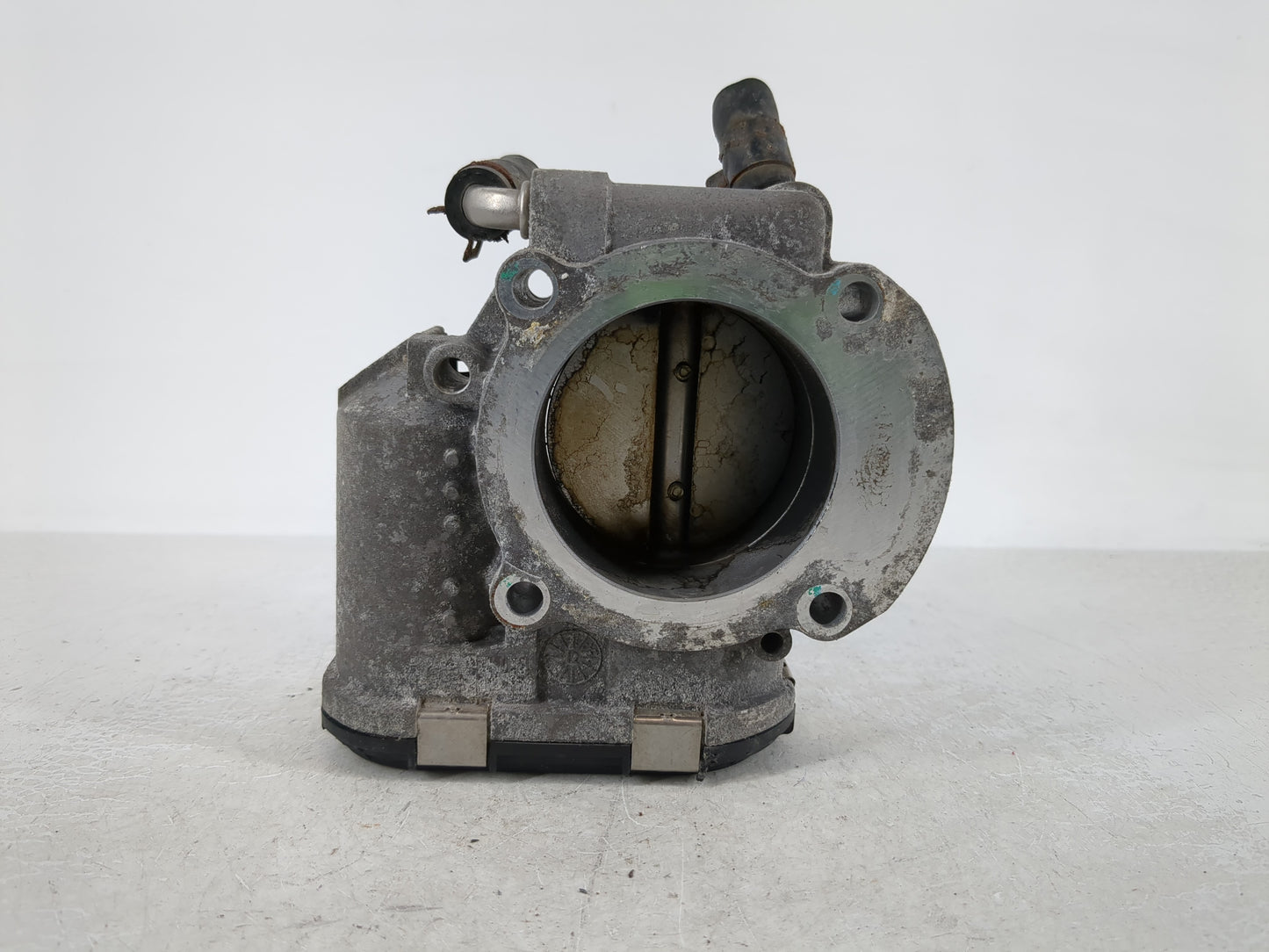 2011-2013 Kia Sportage Throttle Body P/N:35100-25400 Fits Fits 2006 2007 2008 2009 2010 2011 2012 2013 OEM Used Auto Parts -