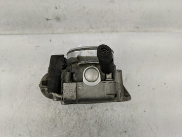 2011-2013 Kia Sportage Throttle Body P/N:9 590 930 001 35100-25400 Fits Fits 2006 2007 2008 2009 2010 2011 2012 2013 OEM Used Auto Parts