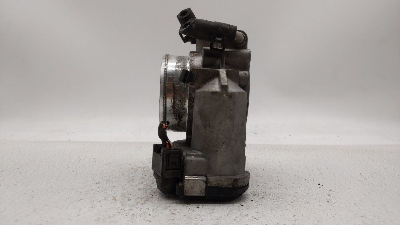 2011-2013 Kia Sportage Throttle Body P/N:35100-25400 35100-25200 Fits Fits 2006 2007 2008 2009 2010 2011 2012 2013 OEM Used 