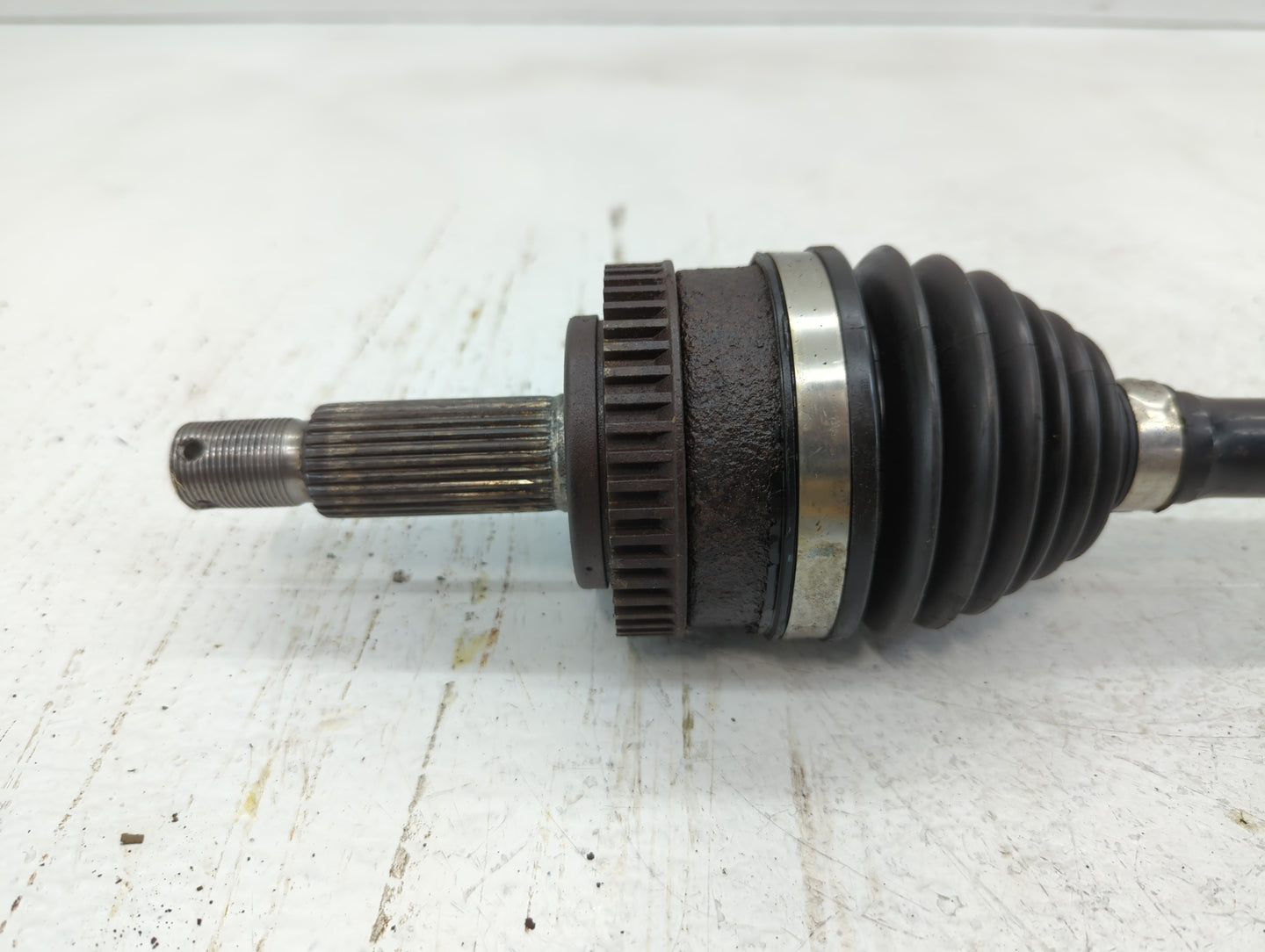 2011-2013 Kia Sportage Axle Shaft Front Driver Cv C/v - Oemusedautoparts1.com