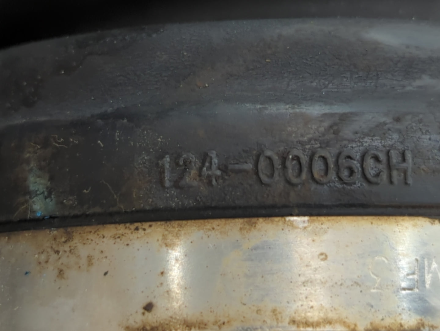 2011-2013 Kia Sportage Axle Shaft Front Driver Cv C/v - Oemusedautoparts1.com