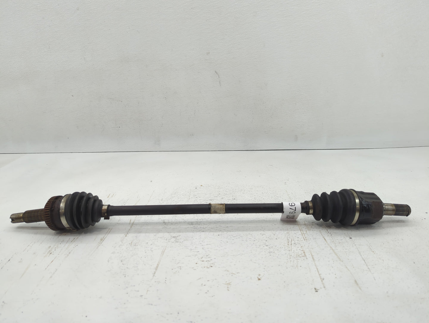 2011-2013 Kia Sportage Axle Shaft Front Driver Cv C/v - Oemusedautoparts1.com