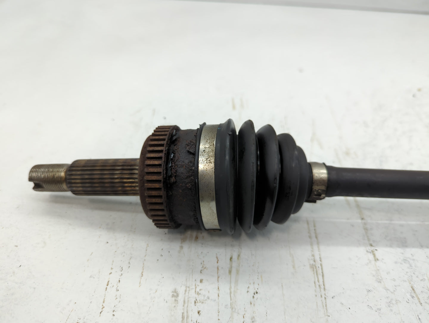 2011-2013 Kia Sportage Axle Shaft Front Driver Cv C/v - Oemusedautoparts1.com