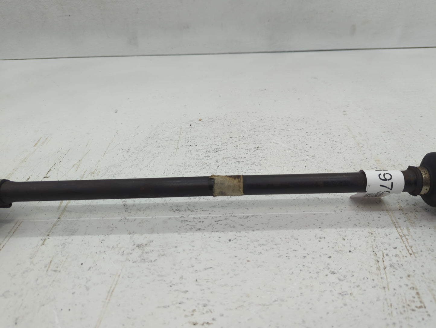2011-2013 Kia Sportage Axle Shaft Front Driver Cv C/v - Oemusedautoparts1.com