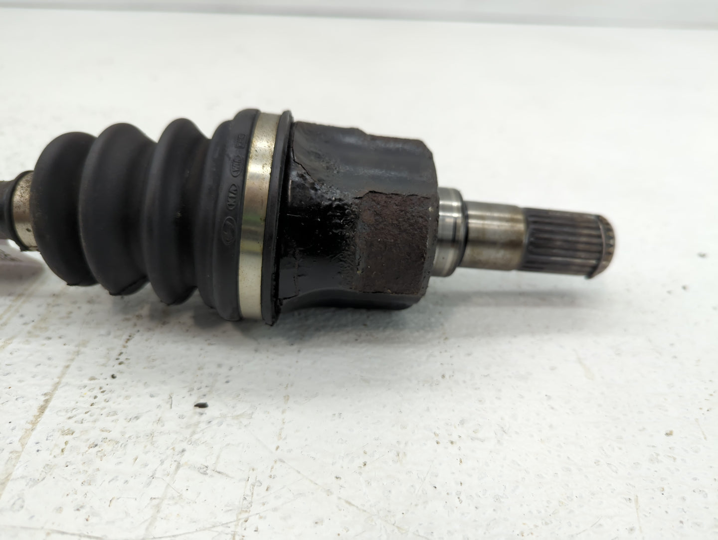 2011-2013 Kia Sportage Axle Shaft Front Driver Cv C/v - Oemusedautoparts1.com