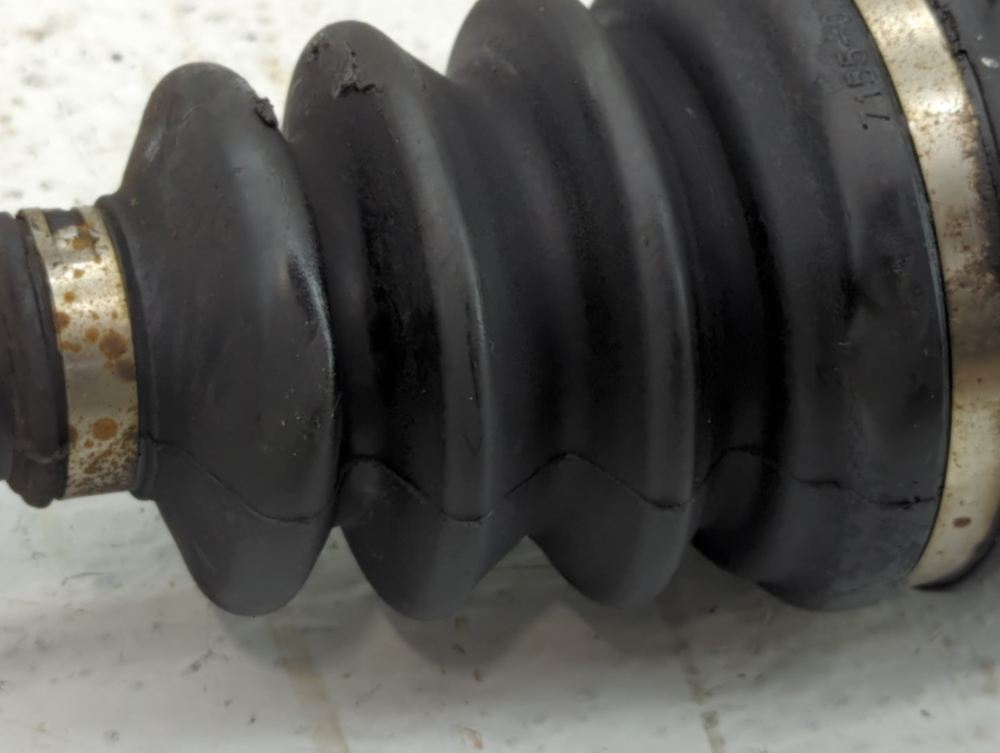 2011-2013 Kia Sportage Axle Shaft Front Driver Cv C/v - Oemusedautoparts1.com