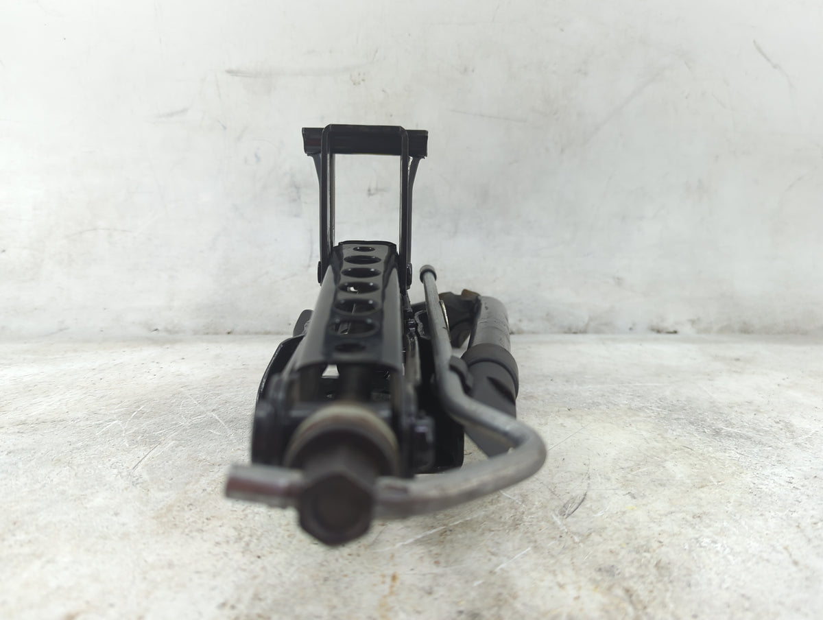 2013 Land Rover Evoque Spare Scissor Car Jack - Oemusedautoparts1.com