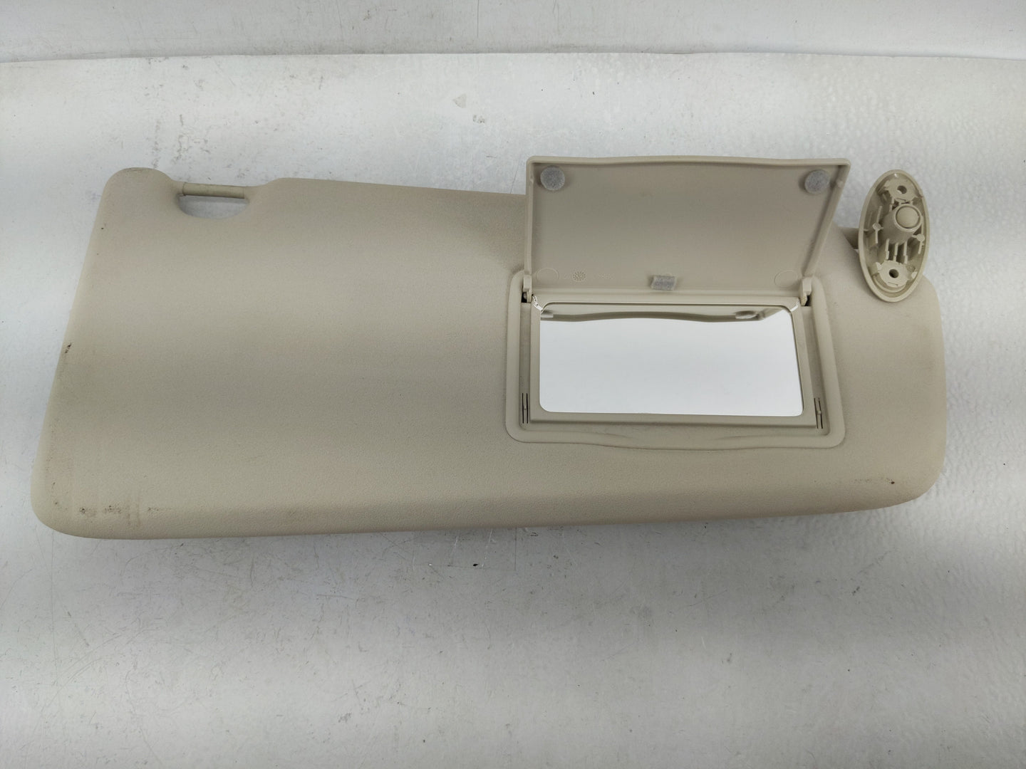 2013-2015 Land Rover Lr2 Sun Visor Shade Replacement Passenger Right Mirror Fits Fits 2013 2014 2015 OEM Used Auto Parts - O
