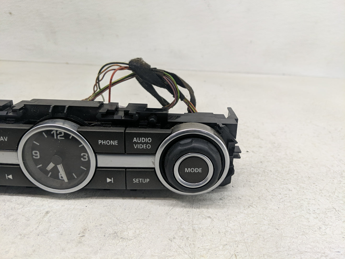 2013-2015 Land Rover Lr2 Radio AM FM Cd Player Receiver Replacement P/N:DH52-18C858-BA Fits Fits 2013 2014 2015 OEM Used Aut
