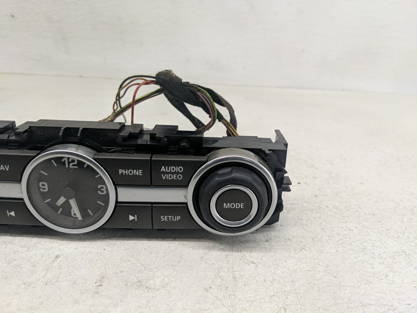 2013-2015 Land Rover Lr2 Radio AM FM Cd Player Receiver Replacement P/N:DH52-18C858-BA Fits Fits 2013 2014 2015 OEM Used Aut