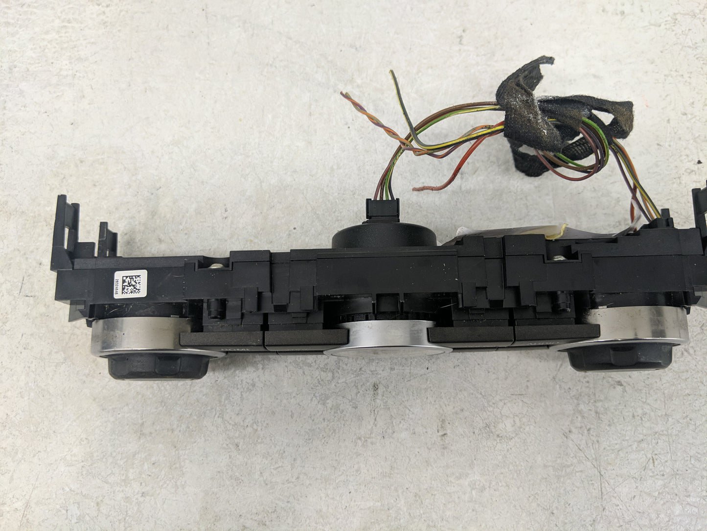 2013-2015 Land Rover Lr2 Radio AM FM Cd Player Receiver Replacement P/N:DH52-18C858-BA Fits Fits 2013 2014 2015 OEM Used Aut