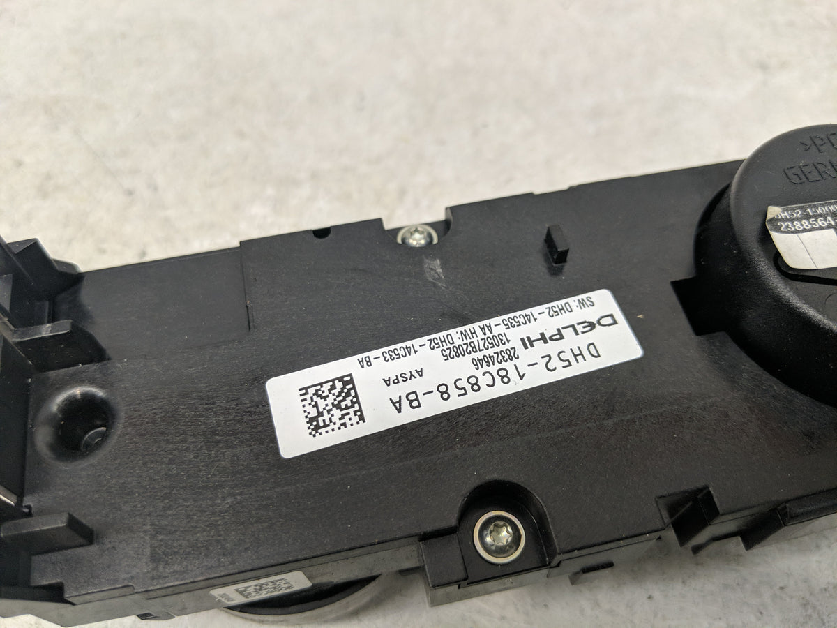 2013-2015 Land Rover Lr2 Radio AM FM Cd Player Receiver Replacement P/N:DH52-18C858-BA Fits 2013 2014 2015 OEM Used Auto Par