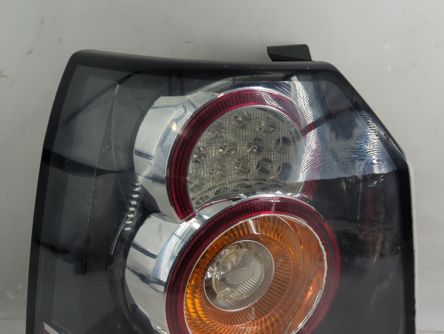 2013-2015 Land Rover Lr2 Tail Light Assembly Driver Left OEM P/N:VPDH52-13405-BG DH52-13405-BB Fits Fits 2013 2014 2015 OEM 