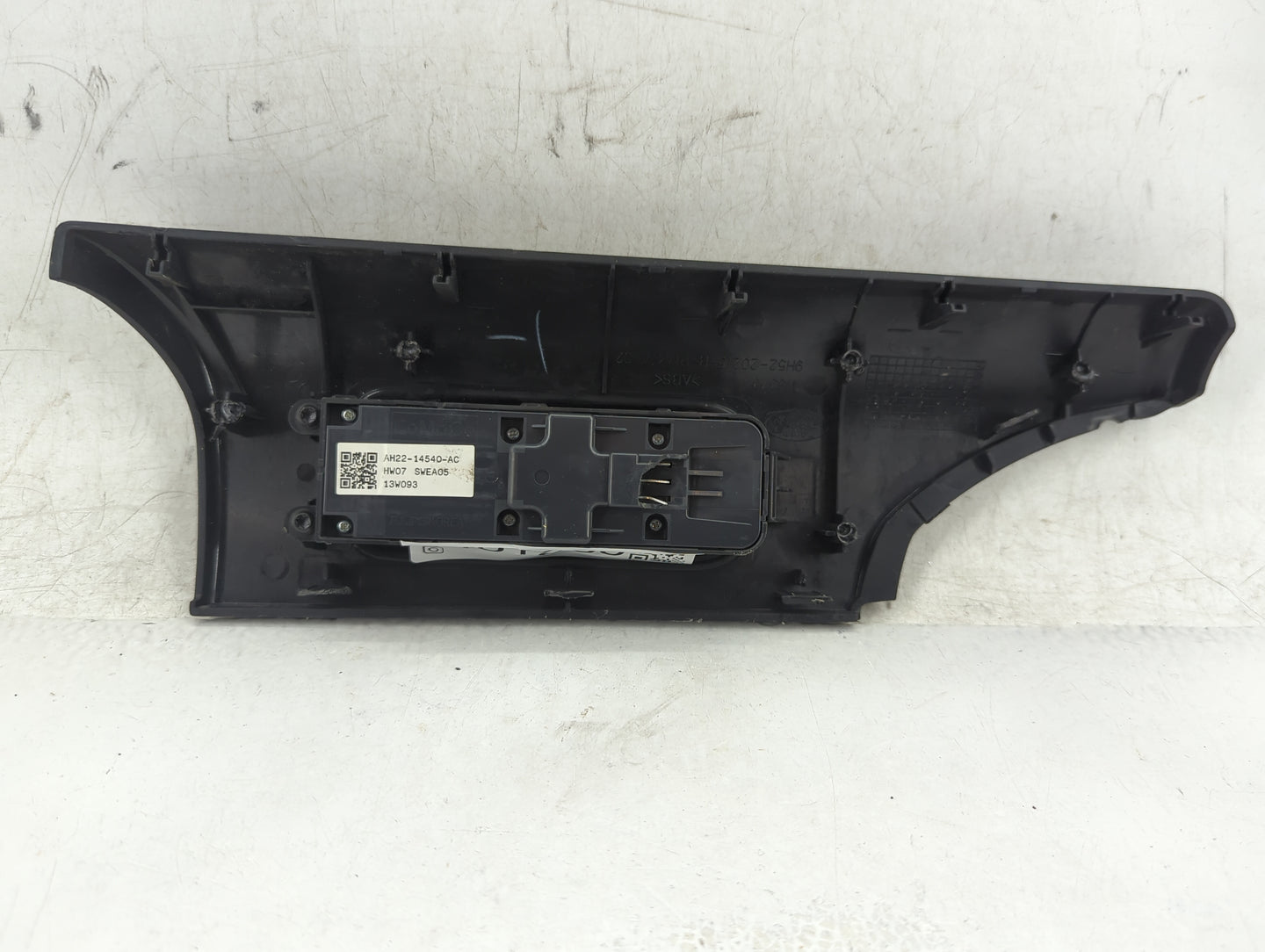 2011-2015 Land Rover Lr2 Master Power Window Switch Replacement Driver Side Left P/N:H22-14540-AC Fits OEM Used Auto Parts -