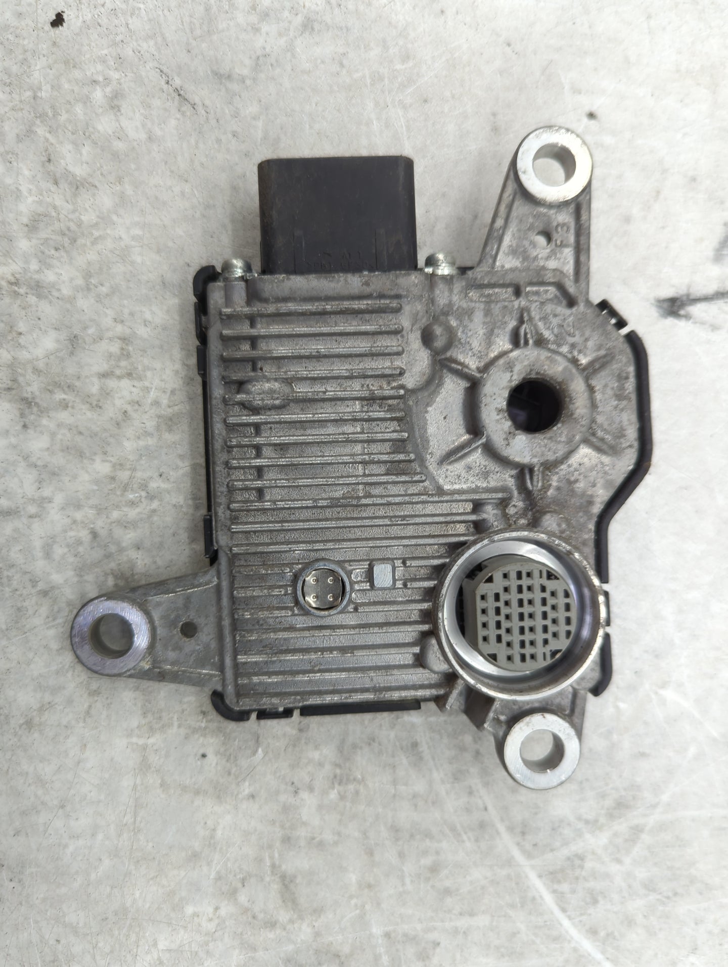 2013-2015 Land Rover Lr2 Transmission Control Module Tcu Tcm - Oemusedautoparts1.com