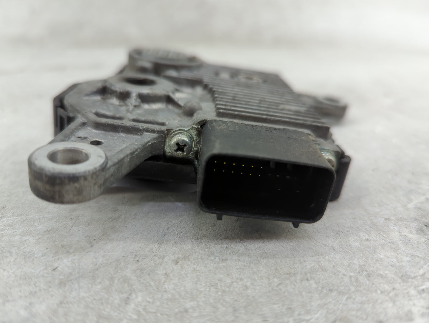 2013-2015 Land Rover Lr2 Transmission Control Module Tcu Tcm - Oemusedautoparts1.com