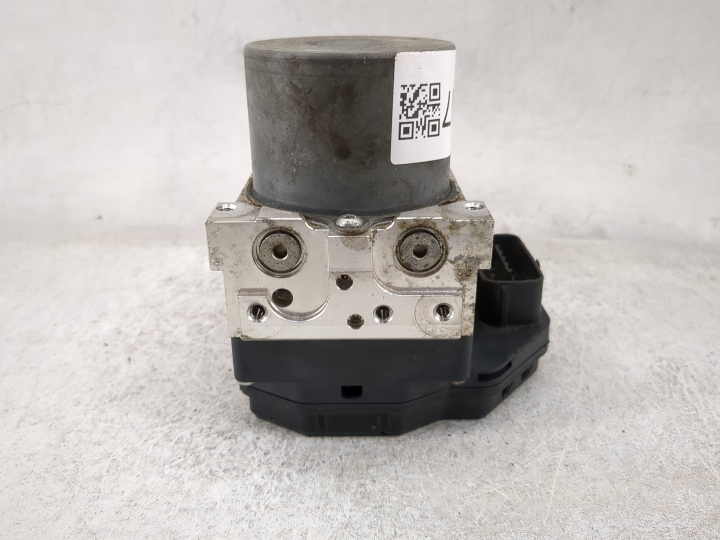 2013-2015 Land Rover Lr2 ABS Pump Control Module Replacement P/N:89541-0R042 133486 Fits Fits 2013 2014 2015 OEM Used Auto P