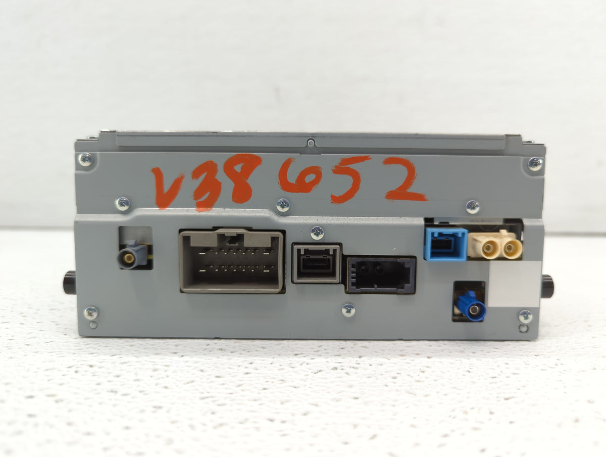 2013-2015 Land Rover Lr2 Am Fm Cd Player Radio Receiver 440147 - Oemusedautoparts1.com