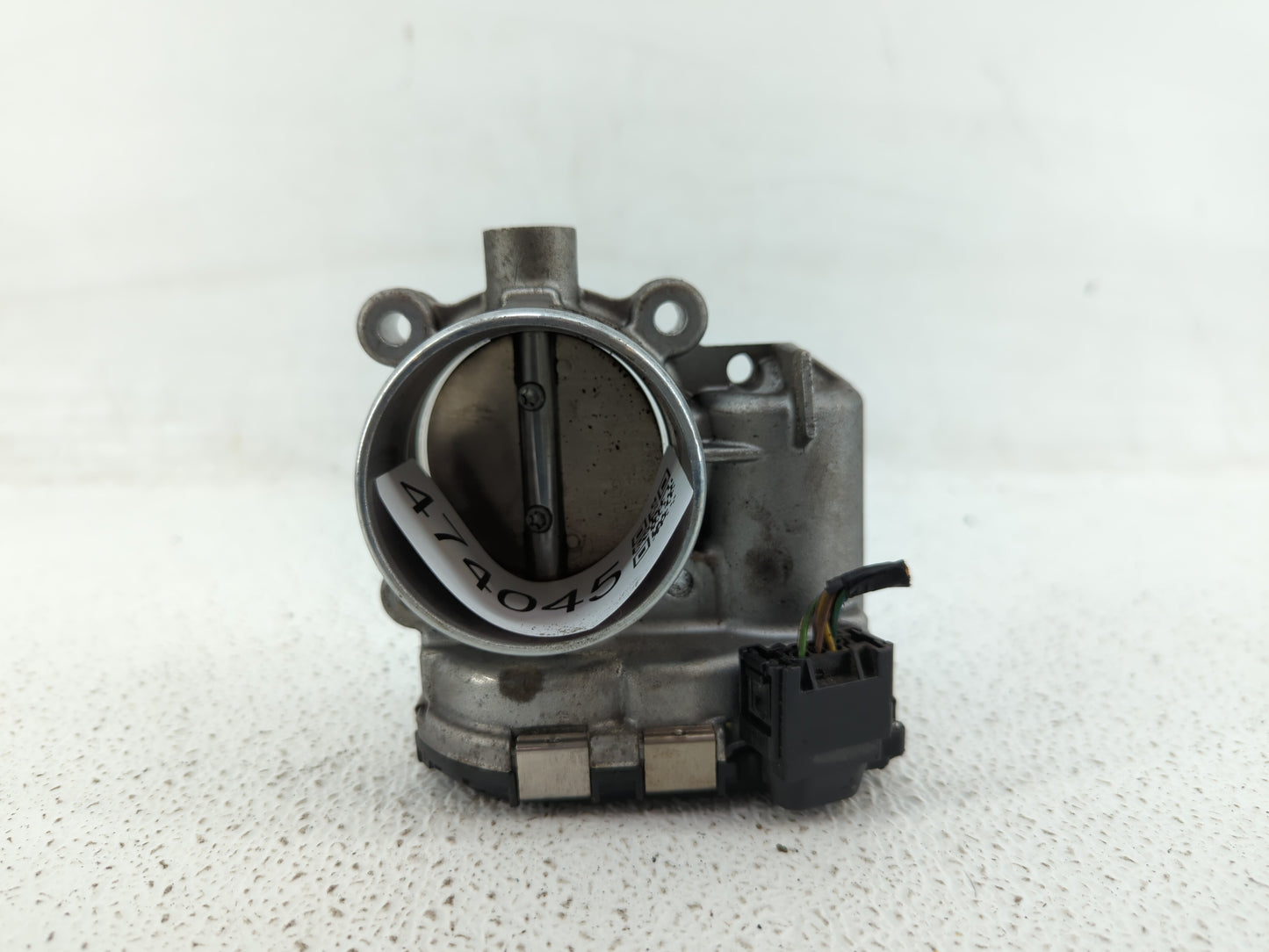 2013-2015 Land Rover Lr2 Throttle Body P/N:AG9E-9F991-AA Fits Fits 2012 2013 2014 2015 OEM Used Auto Parts - Oemusedautopart