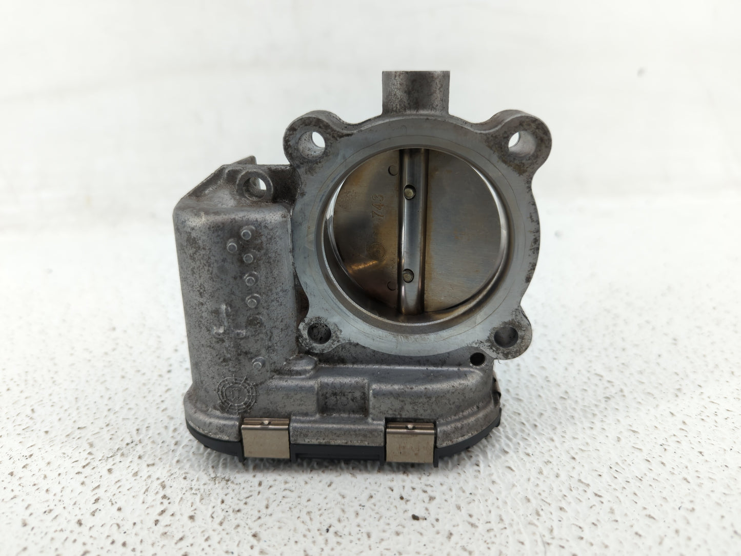 2013-2015 Land Rover Lr2 Throttle Body P/N:AG9E-9F991-AA Fits Fits 2012 2013 2014 2015 OEM Used Auto Parts - Oemusedautopart