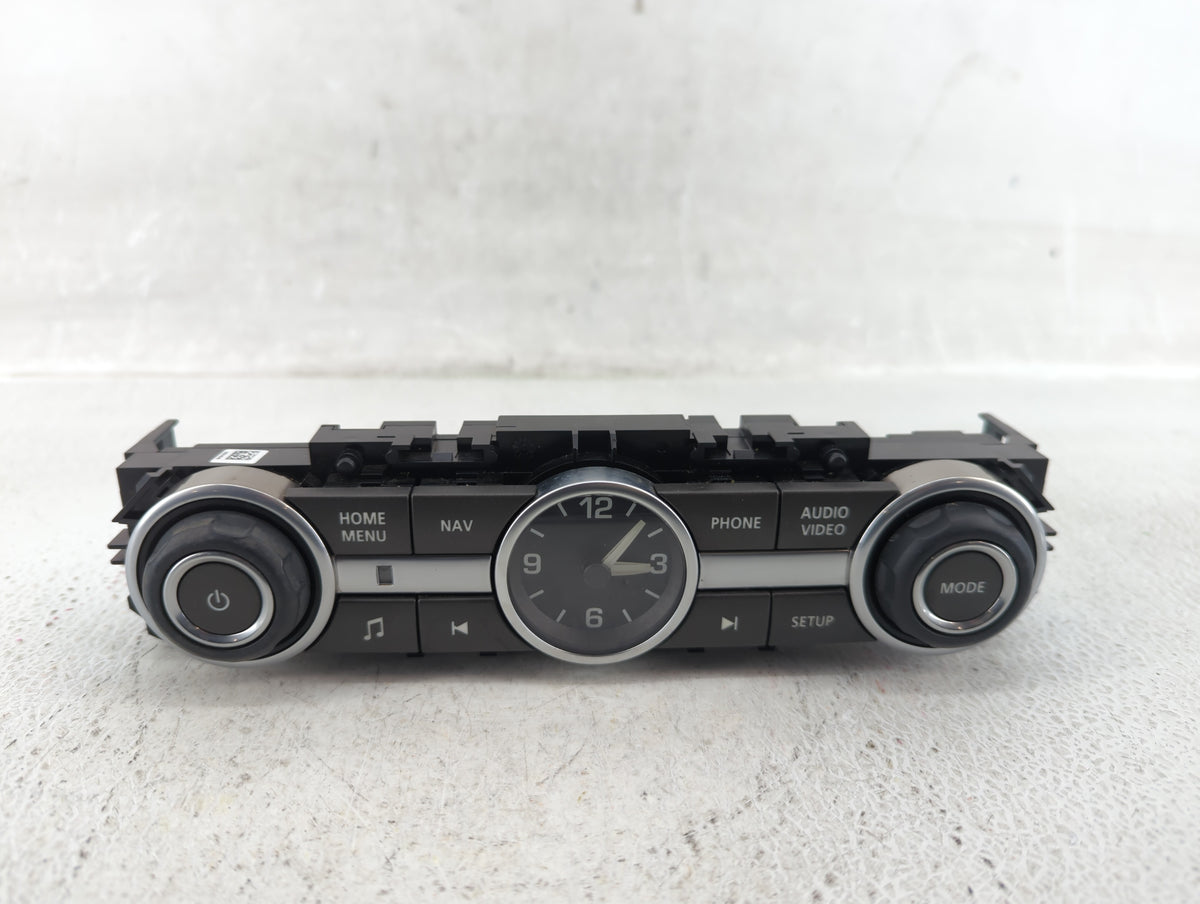 2013-2015 Land Rover Lr2 Am Fm Cd Player Radio Receiver 540789 - Oemusedautoparts1.com