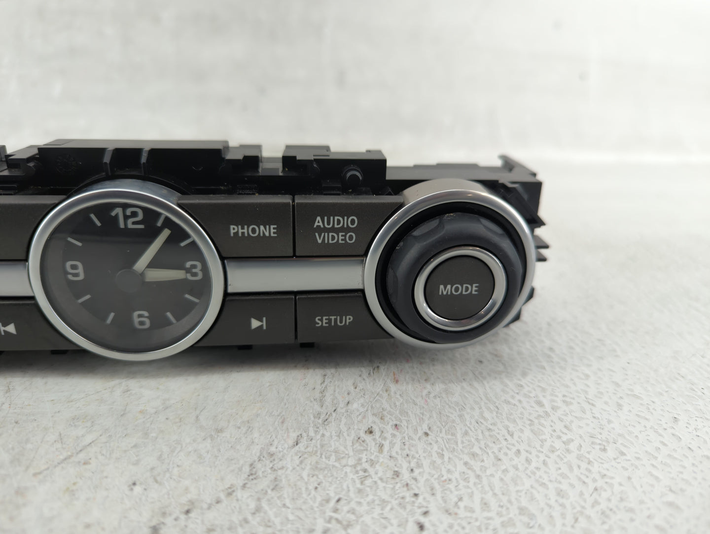 2013-2015 Land Rover Lr2 Am Fm Cd Player Radio Receiver - Oemusedautoparts1.com