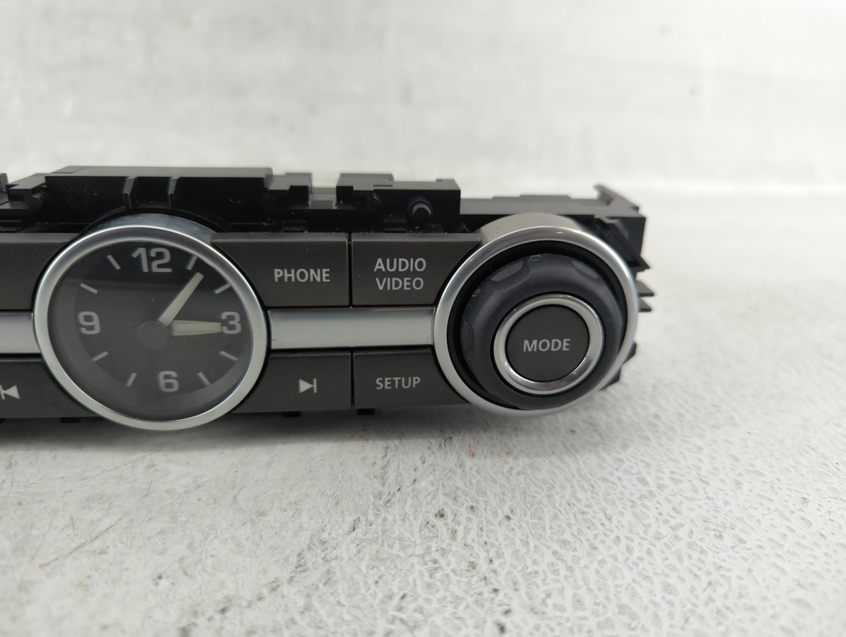 2013-2015 Land Rover Lr2 Am Fm Cd Player Radio Receiver 540789 - Oemusedautoparts1.com