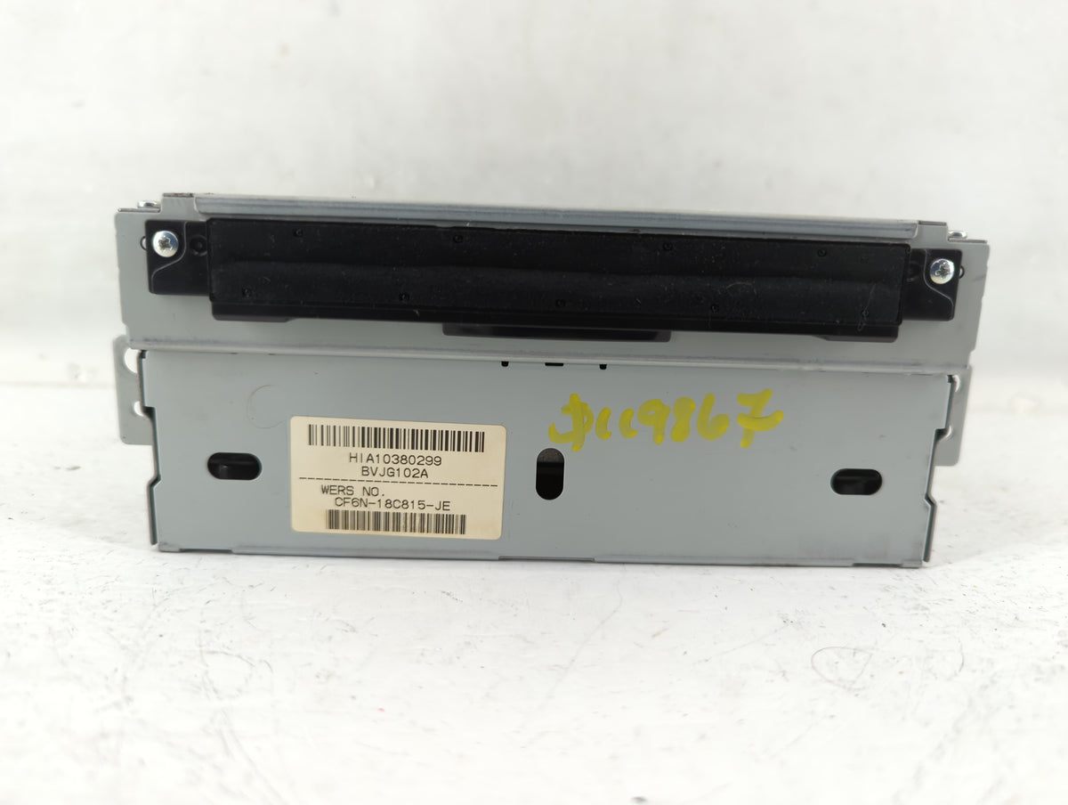 2013-2015 Land Rover Lr2 Am Fm Cd Player Radio Receiver 572860 - Oemusedautoparts1.com