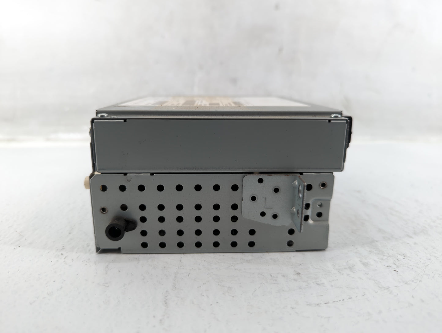 2013-2015 Land Rover Lr2 Am Fm Cd Player Radio Receiver - Oemusedautoparts1.com