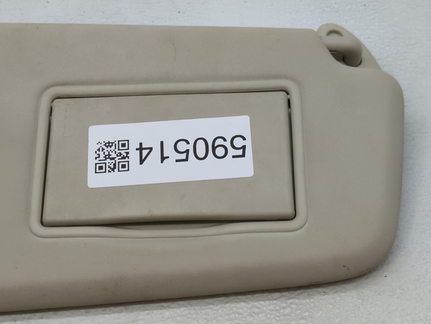 2013-2015 Land Rover Lr2 Sun Visor Shade Replacement Passenger Right Mirror Fits Fits 2013 2014 2015 OEM Used Auto Parts - O