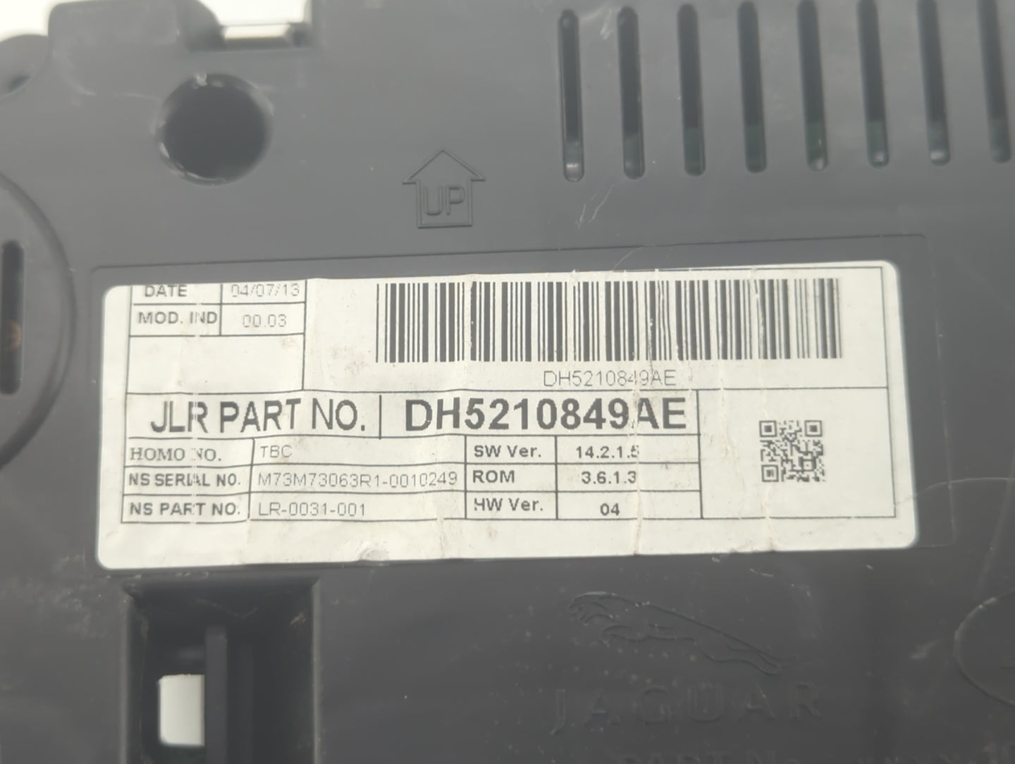 2013-2015 Land Rover Lr2 Instrument Cluster Speedometer Gauges P/N:DH5210849AE Fits Fits 2013 2014 2015 OEM Used Auto Parts 