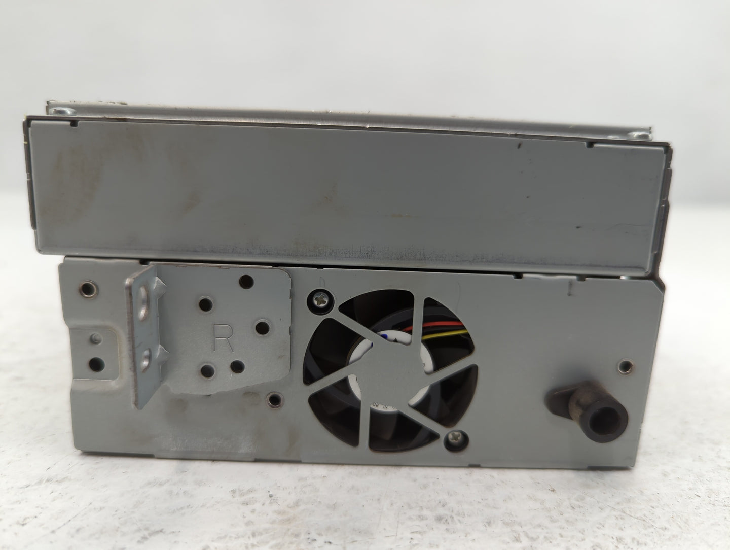 2013-2015 Land Rover Lr2 Am Fm Cd Player Radio Receiver - Oemusedautoparts1.com