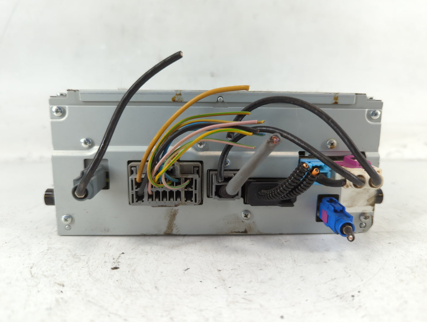 2008-2014 Land Rover Lr2 Am Fm Cd Player Radio Receiver - Oemusedautoparts1.com