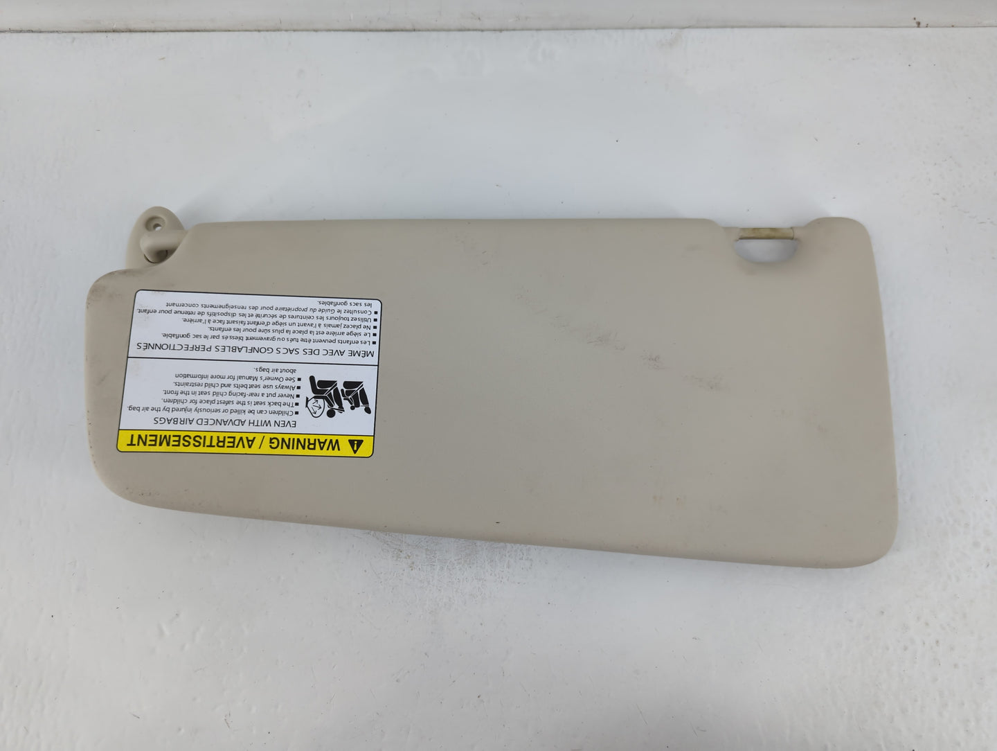 2013-2015 Land Rover Lr2 Sun Visor Shade Replacement Passenger Right Mirror Fits Fits 2013 2014 2015 OEM Used Auto Parts - O