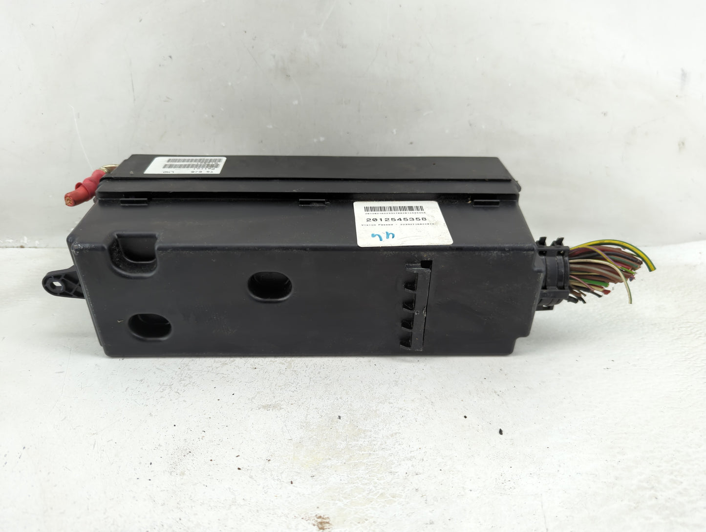 2010-2013 Land Rover Lr4 Fusebox Fuse Box Panel Relay Module P/N:CH22-14290-BB Fits Fits 2010 2011 2012 2013 OEM Used Auto P