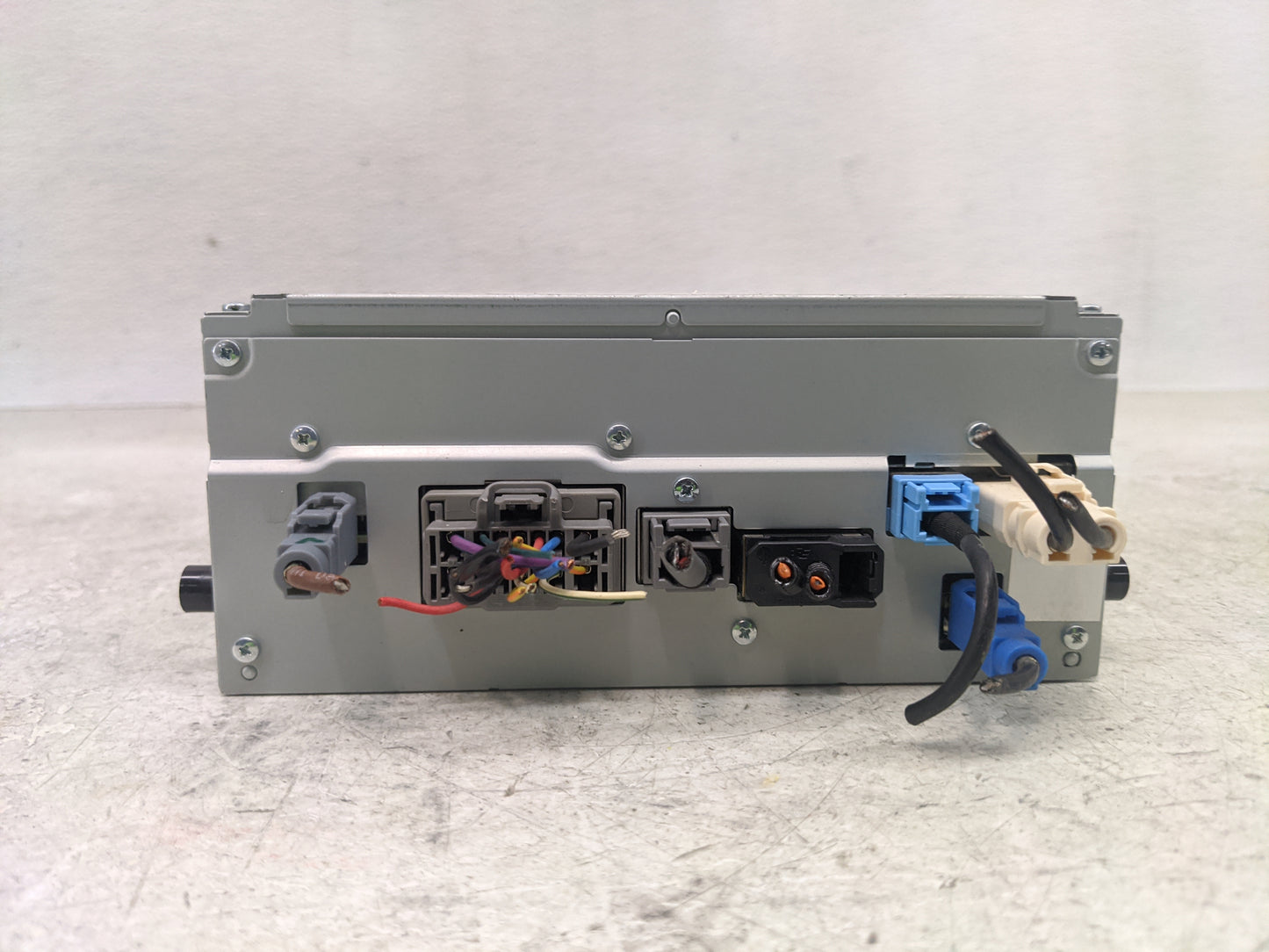 2013 Land Rover Lr4 Radio AM FM Cd Player Receiver Replacement P/N:CF6N-18C815-JD Fits OEM Used Auto Parts - Oemusedautopart