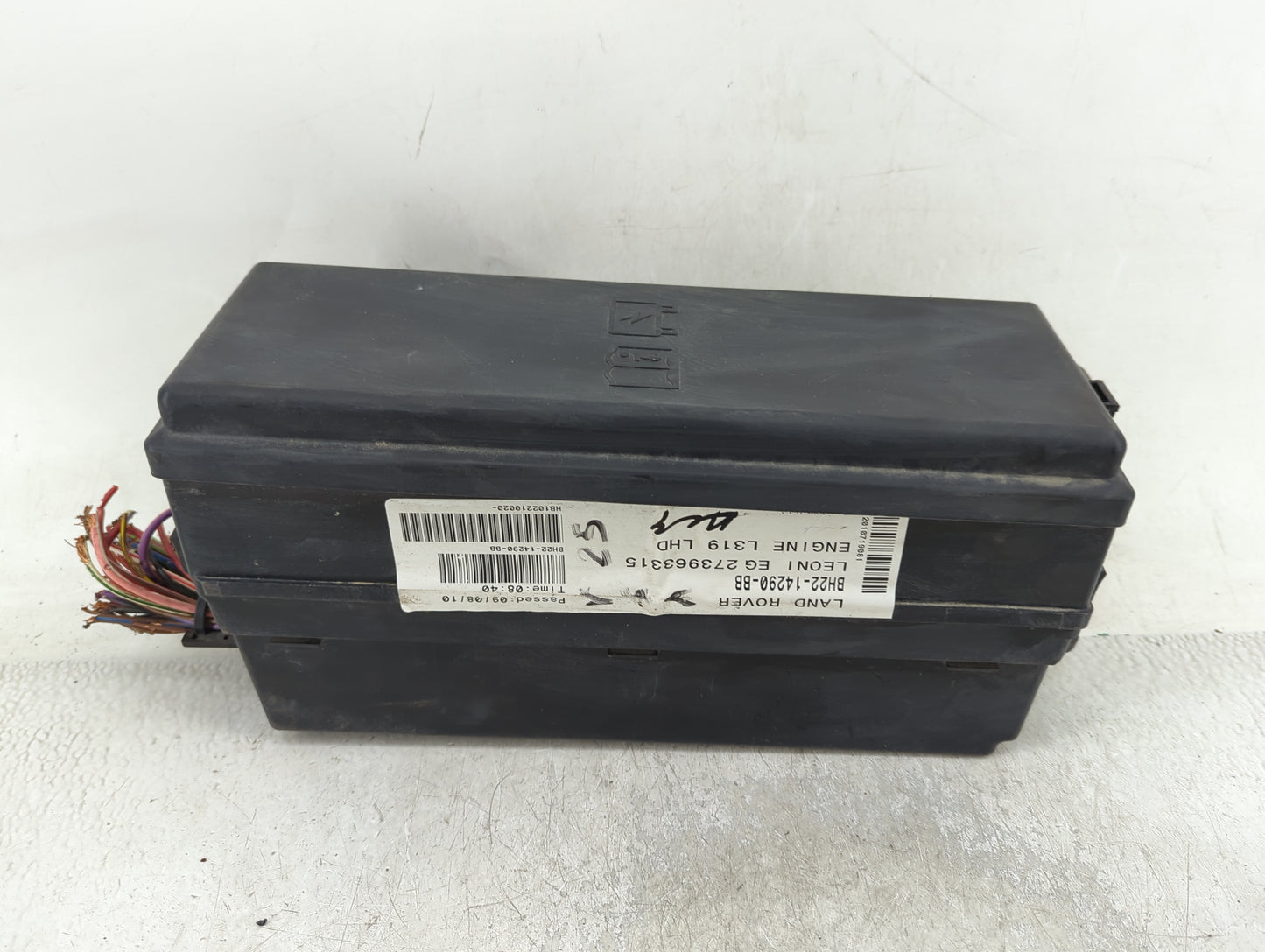 2010-2013 Land Rover Lr4 Fusebox Fuse Box Panel Relay Module P/N:BH22-14290-BB Fits Fits 2010 2011 2012 2013 OEM Used Auto P