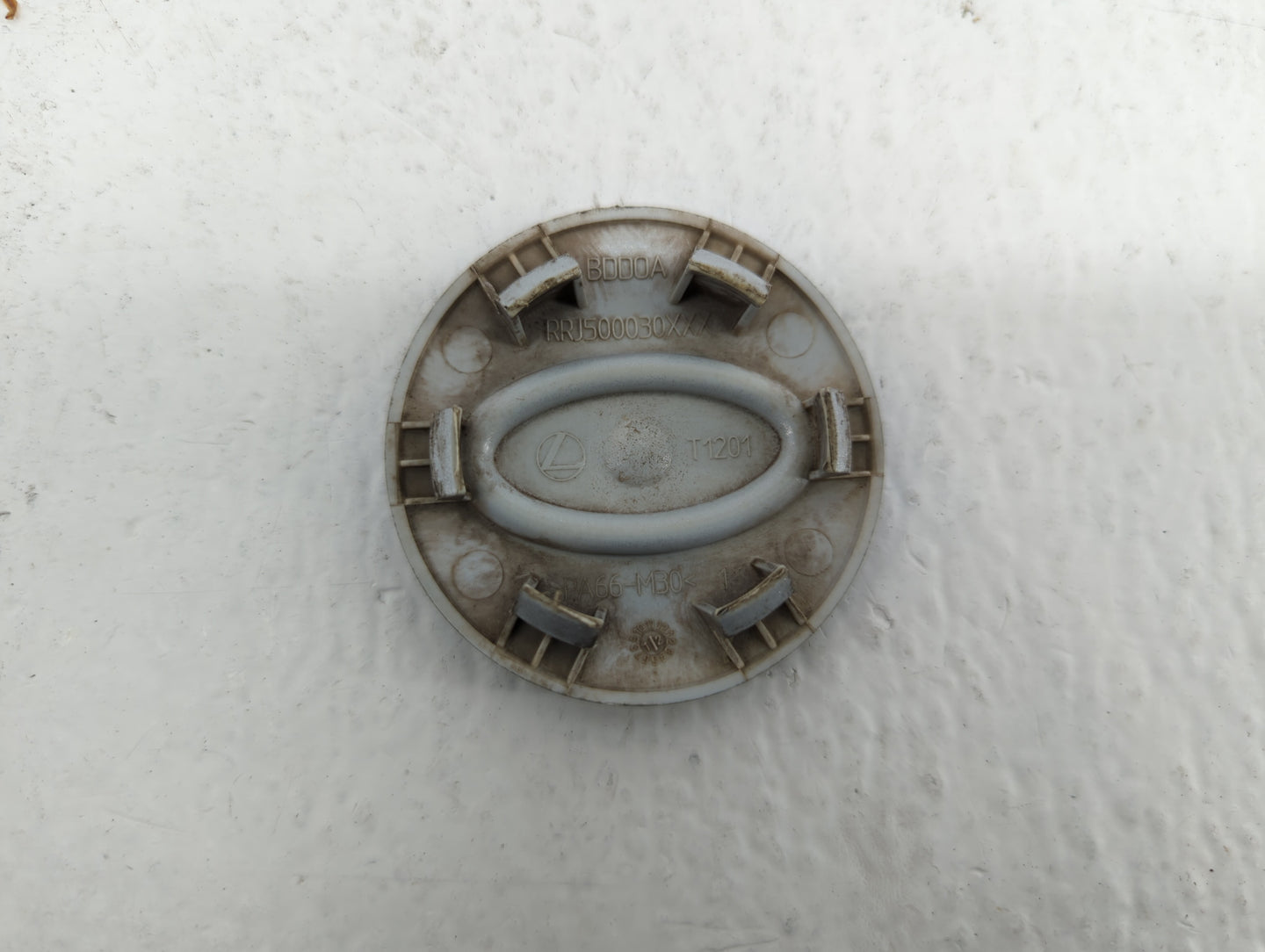 2013 Land Rover Lr4 Rim Wheel Center Cap Silver - Oemusedautoparts1.com