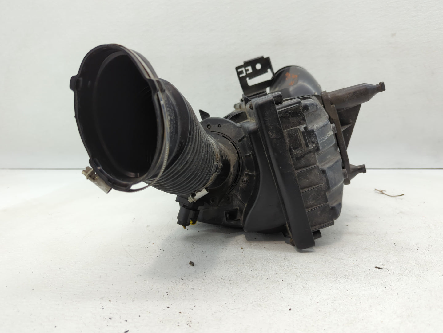 2013-2013 Land Rover Range Rover Air Cleaner Intake-duct Hose Tube - Oemusedautoparts1.com