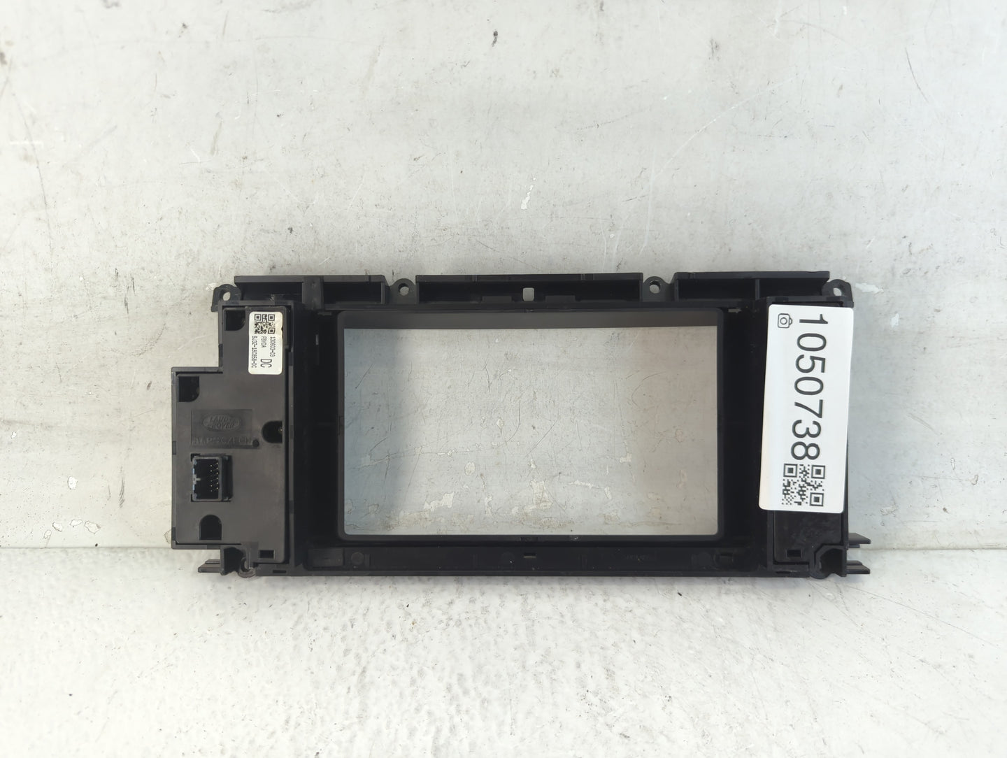 2013 Land Rover Range Rover Evoque Radio Control Panel - Oemusedautoparts1.com