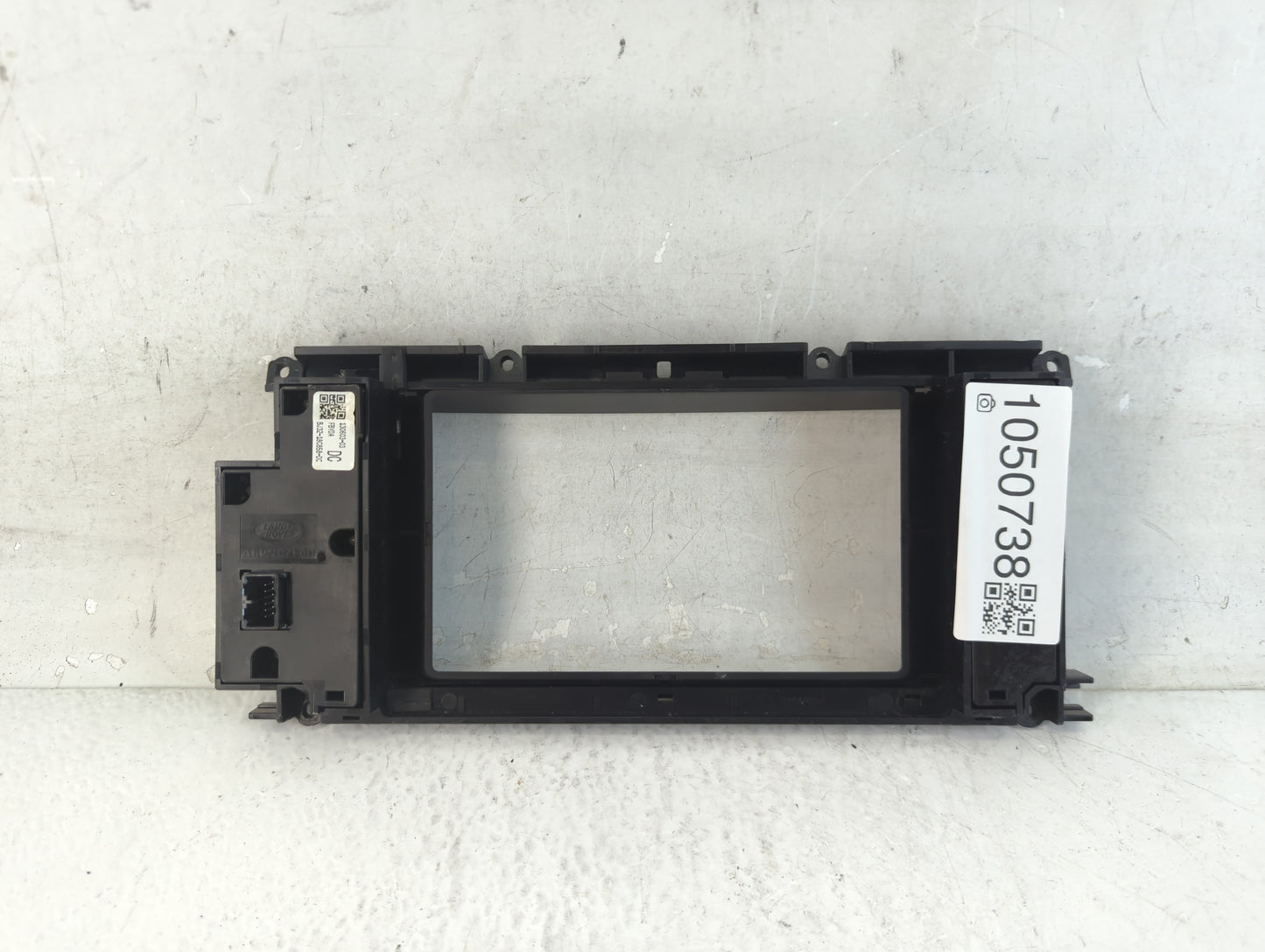 2013 Land Rover Range Rover Evoque Radio Control Panel - Oemusedautoparts1.com
