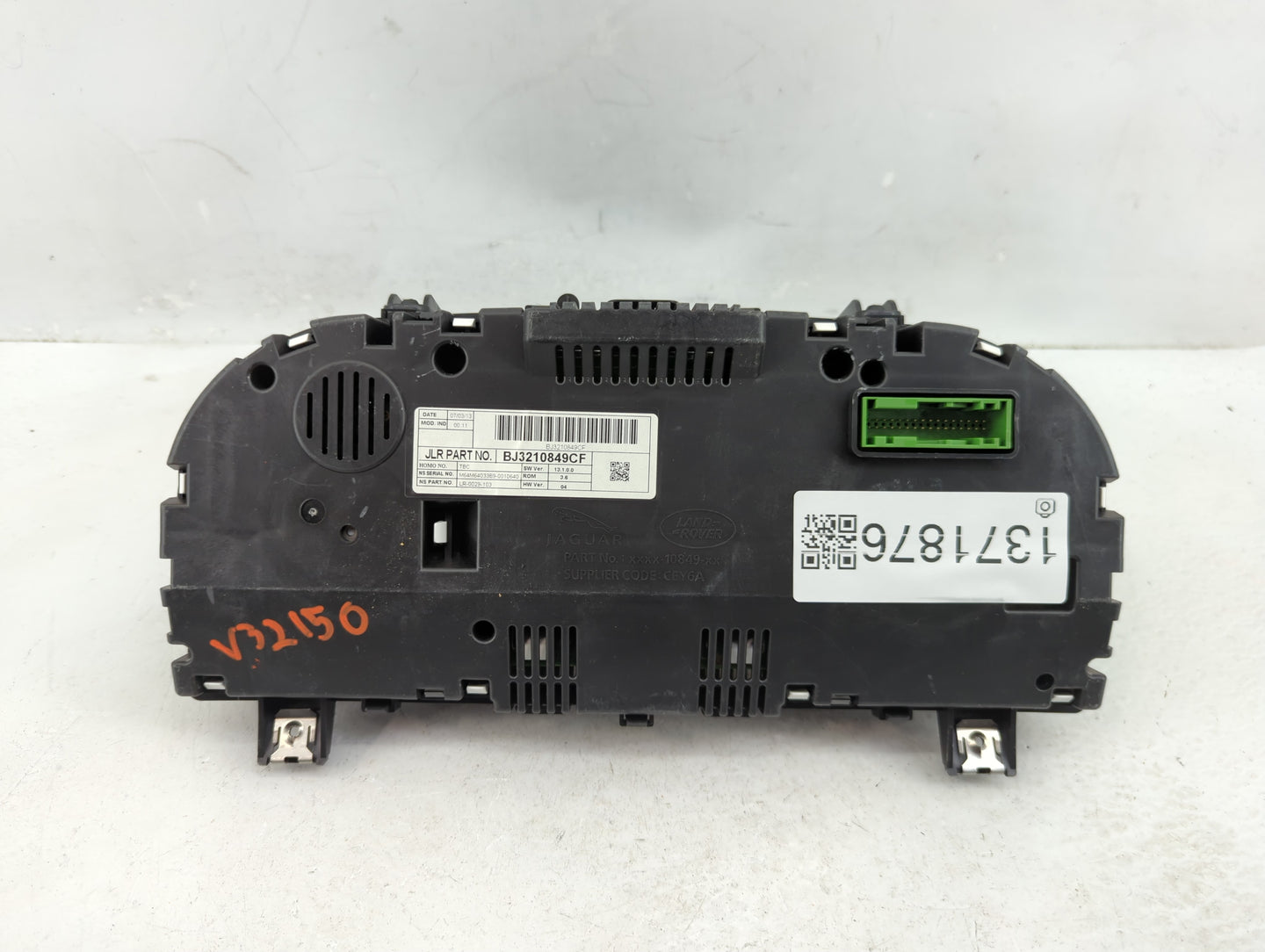 2013 Land Rover Range Rover Evoque Instrument Cluster Speedometer Gauges P/N:BJ3210849CF Fits Fits 2014 2015 2016 OEM Used A