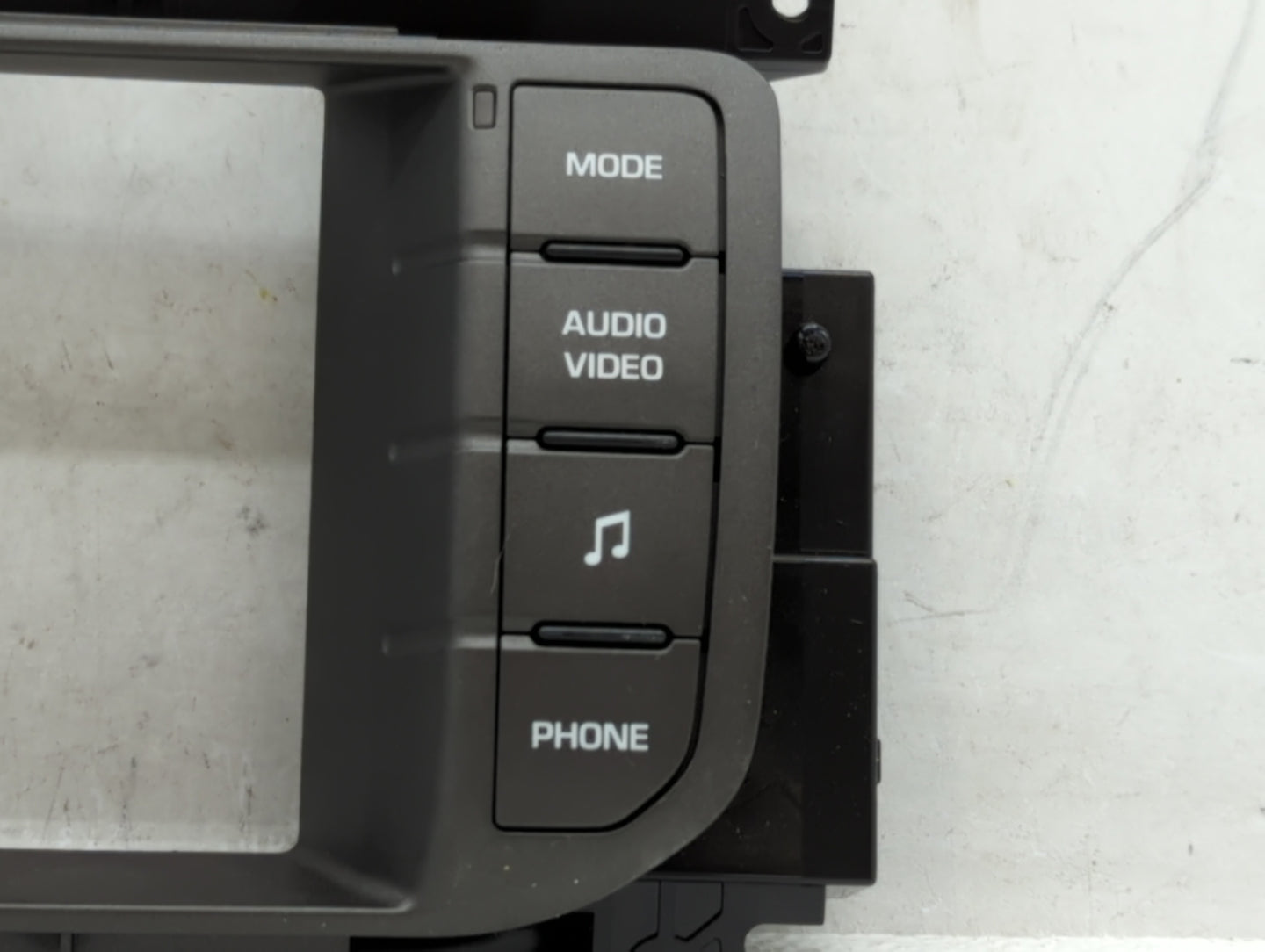 2012-2015 Land Rover Range Rover Evoque Am Fm Cd Player Radio Receiver - Oemusedautoparts1.com