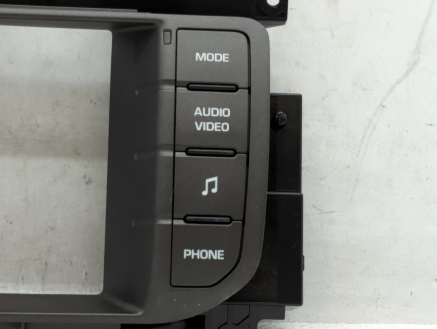 2012-2015 Land Rover Range Rover Evoque Am Fm Cd Player Radio Receiver - Oemusedautoparts1.com