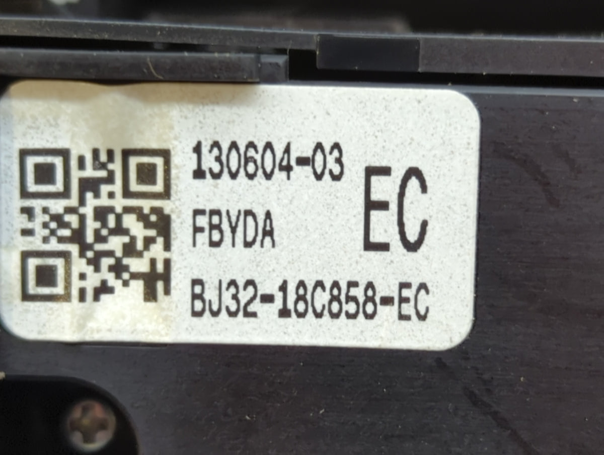 2012-2015 Land Rover Range Rover Evoque Am Fm Cd Player Radio Receiver - Oemusedautoparts1.com