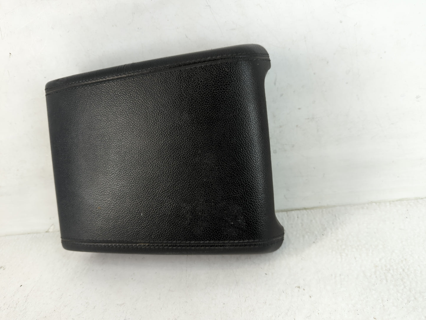 2013 Land Rover Range Rover Evoque Center Console Armrest Cover Lid Fits OEM Used Auto Parts - Oemusedautoparts1.com