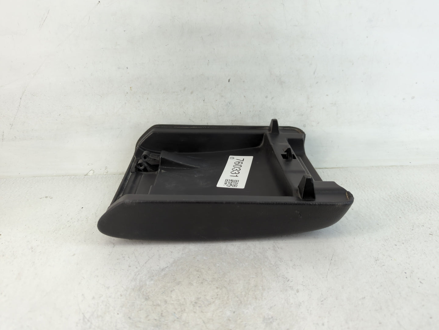 2013 Land Rover Range Rover Evoque Center Console Armrest Cover Lid Fits OEM Used Auto Parts - Oemusedautoparts1.com