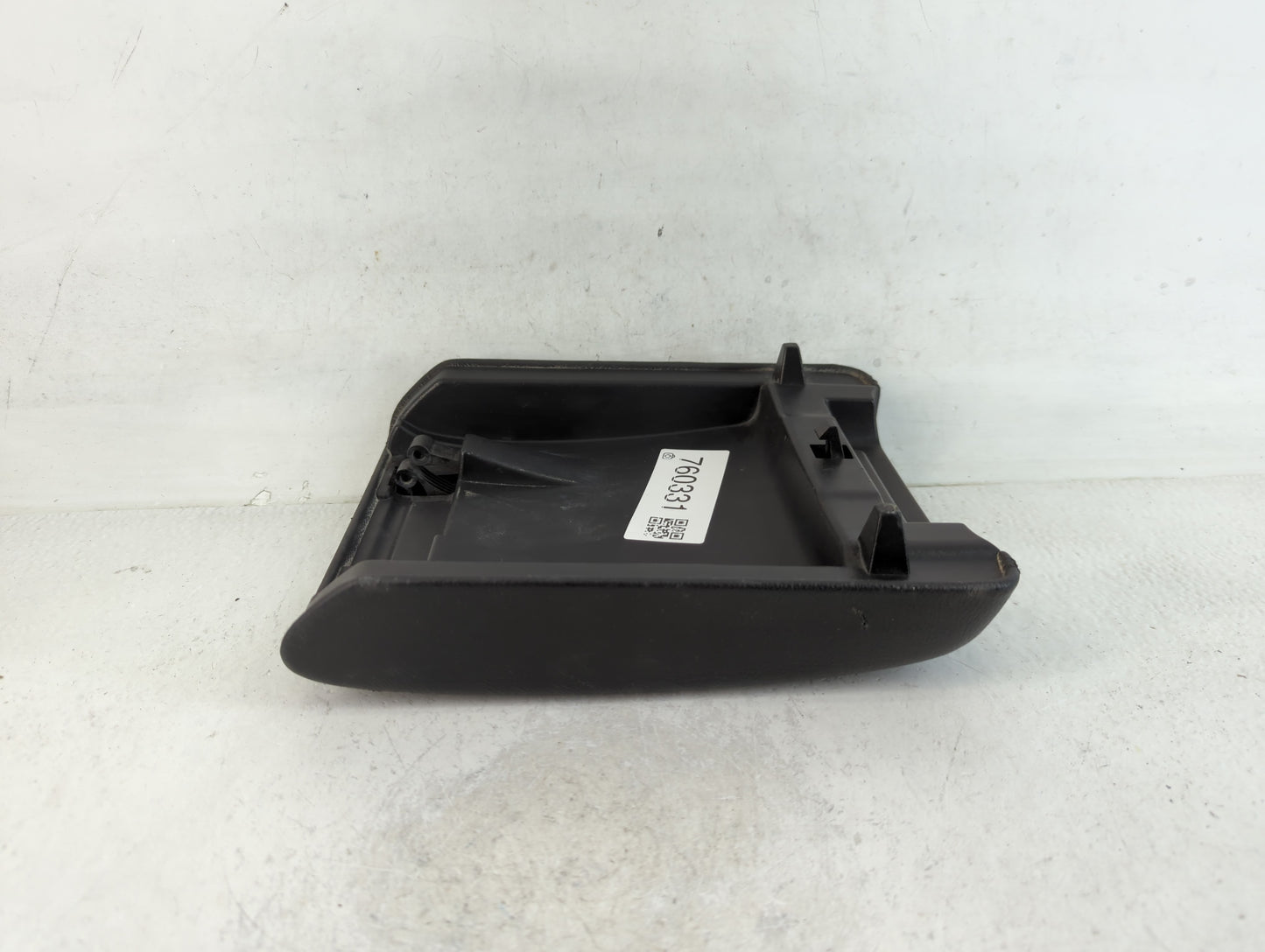 2013 Land Rover Range Rover Evoque Center Console Armrest Cover Lid Fits OEM Used Auto Parts - Oemusedautoparts1.com