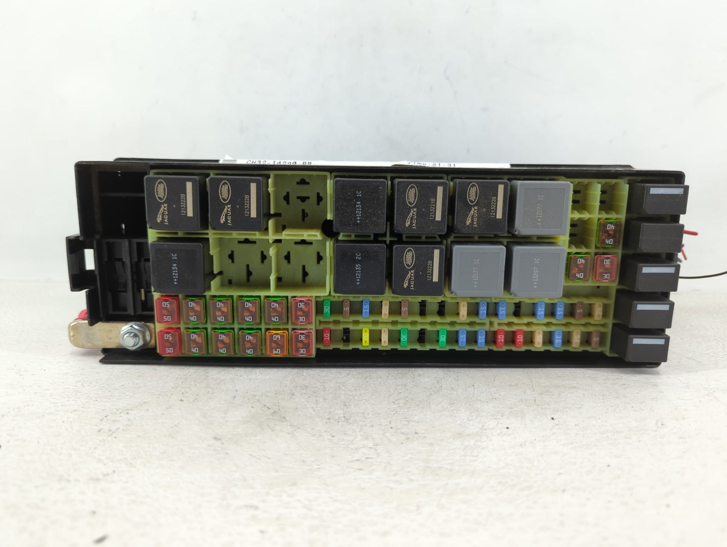 2010-2013 Land Rover Range Rover Sport Fusebox Fuse Box Panel Relay Module P/N:CH32-14290-BB Fits Fits 2010 2011 2012 2013 O