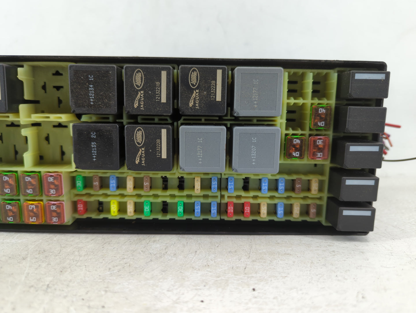 2010-2013 Land Rover Range Rover Sport Fusebox Fuse Box Panel Relay Module P/N:CH32-14290-BB Fits Fits 2010 2011 2012 2013 O